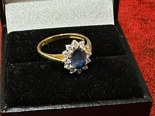 Sapphire and Diamond Halo Yellow Gold 18k