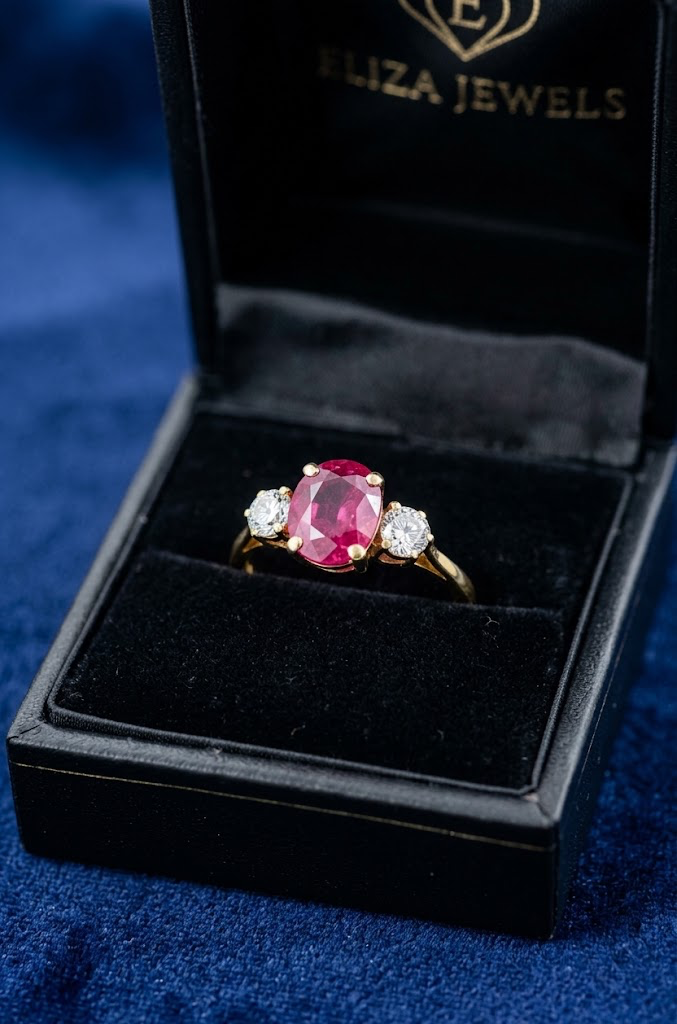 Large Pink sapphire and Diamond 18ct yellow gold Ring