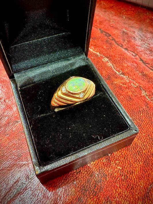 Opal Gold 18k Ring