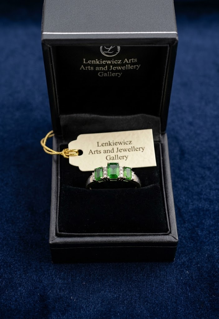Chrome Diopside stones and diamonds 9ct Yellow Gold