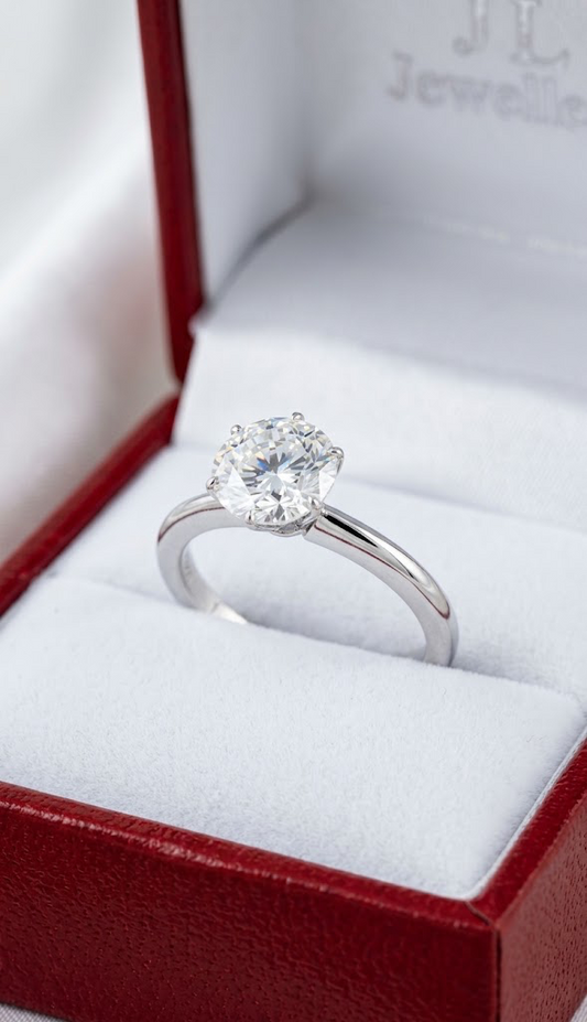 A Luxury Diamond Solitaire 2ct, 18ct White Gold Colour G /Clarity SI.