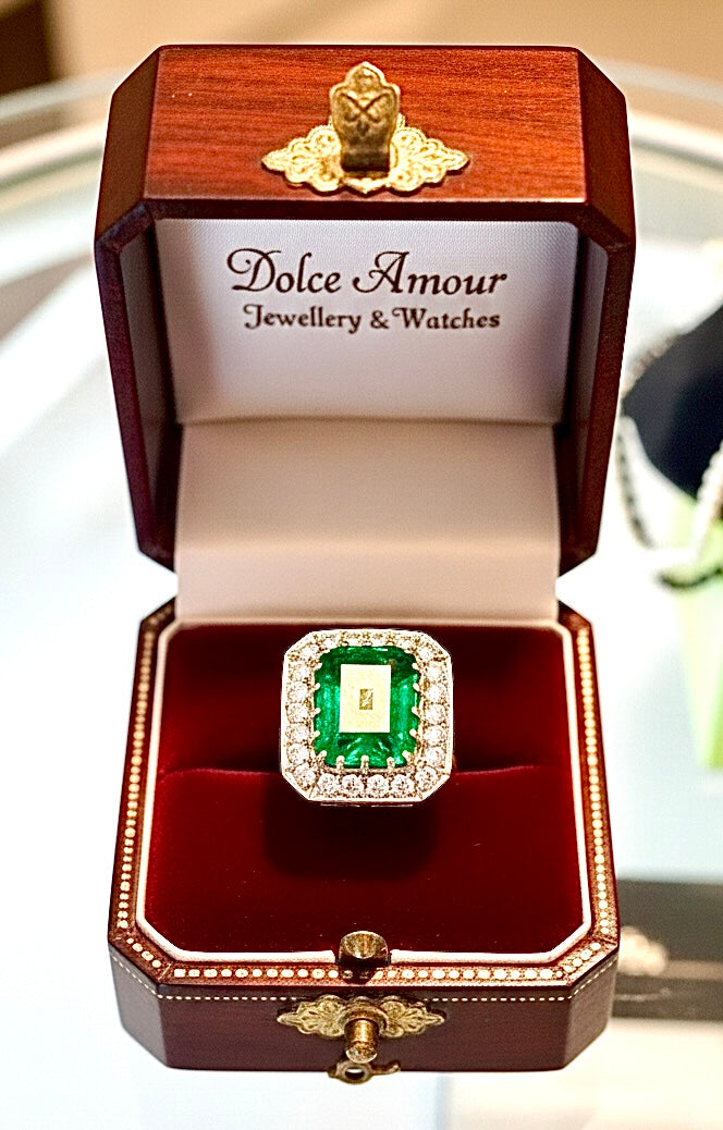 Emerald 7.5ct and Diamond 2ct Ring, 18k White Gold