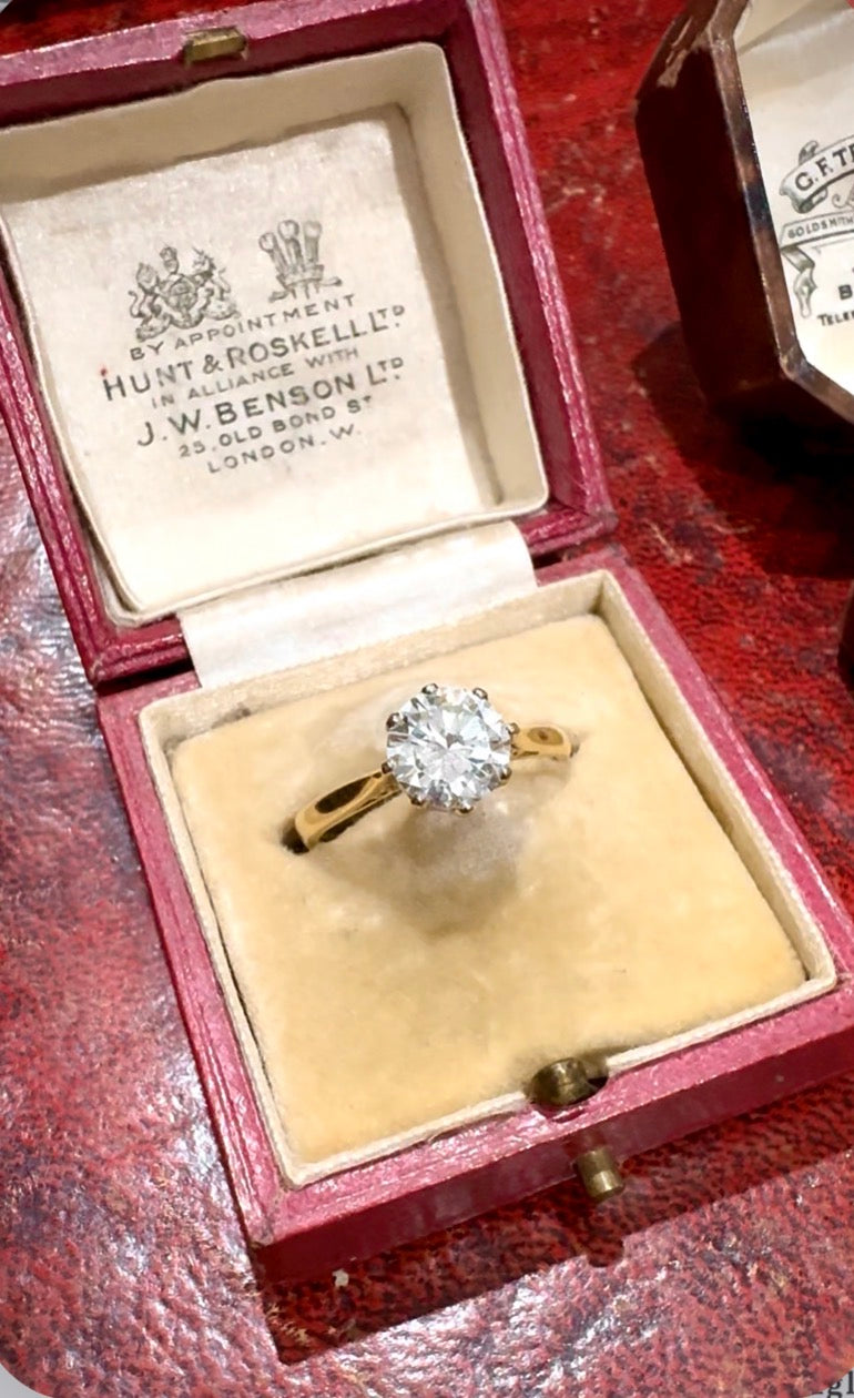 Solitaire Diamond Ring. Diamond 1.8ct. Certificate