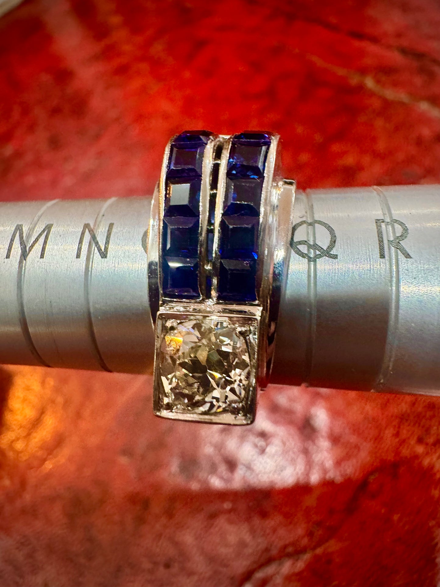DIAMOND AND SAPPHIRE 1960 18k WHITE GOLD RING