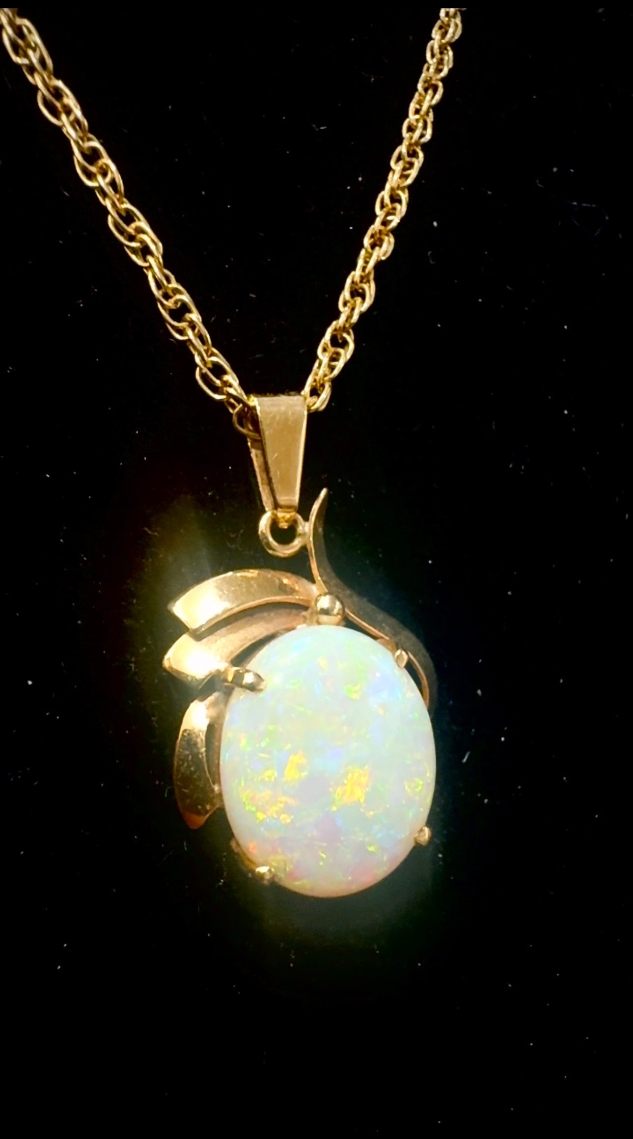 Opal and Gold Necklace 18k Gold