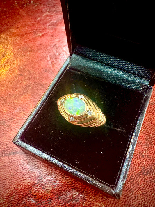 Opal Gold 18k Ring