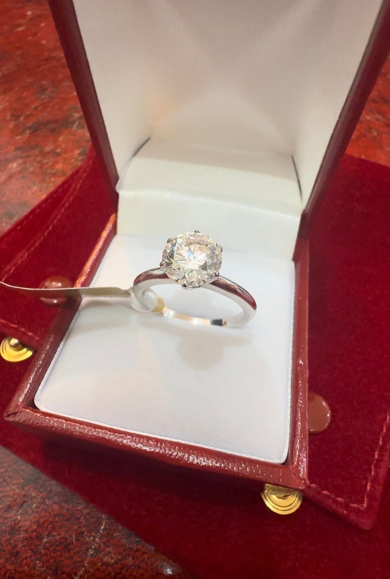 A Luxury Diamond Solitaire 2ct, 18ct White Gold