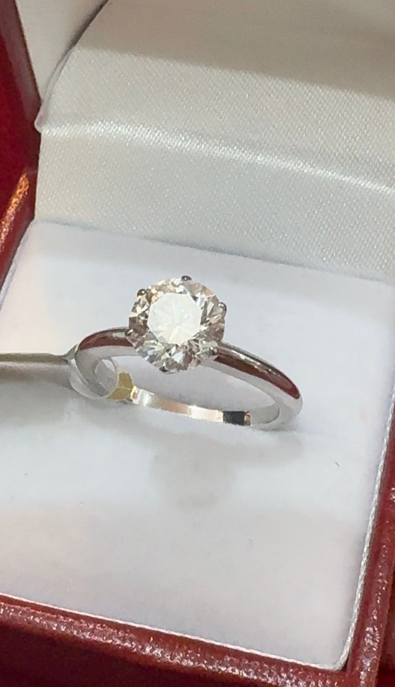 A Luxury Diamond Solitaire 2ct, 18ct White Gold
