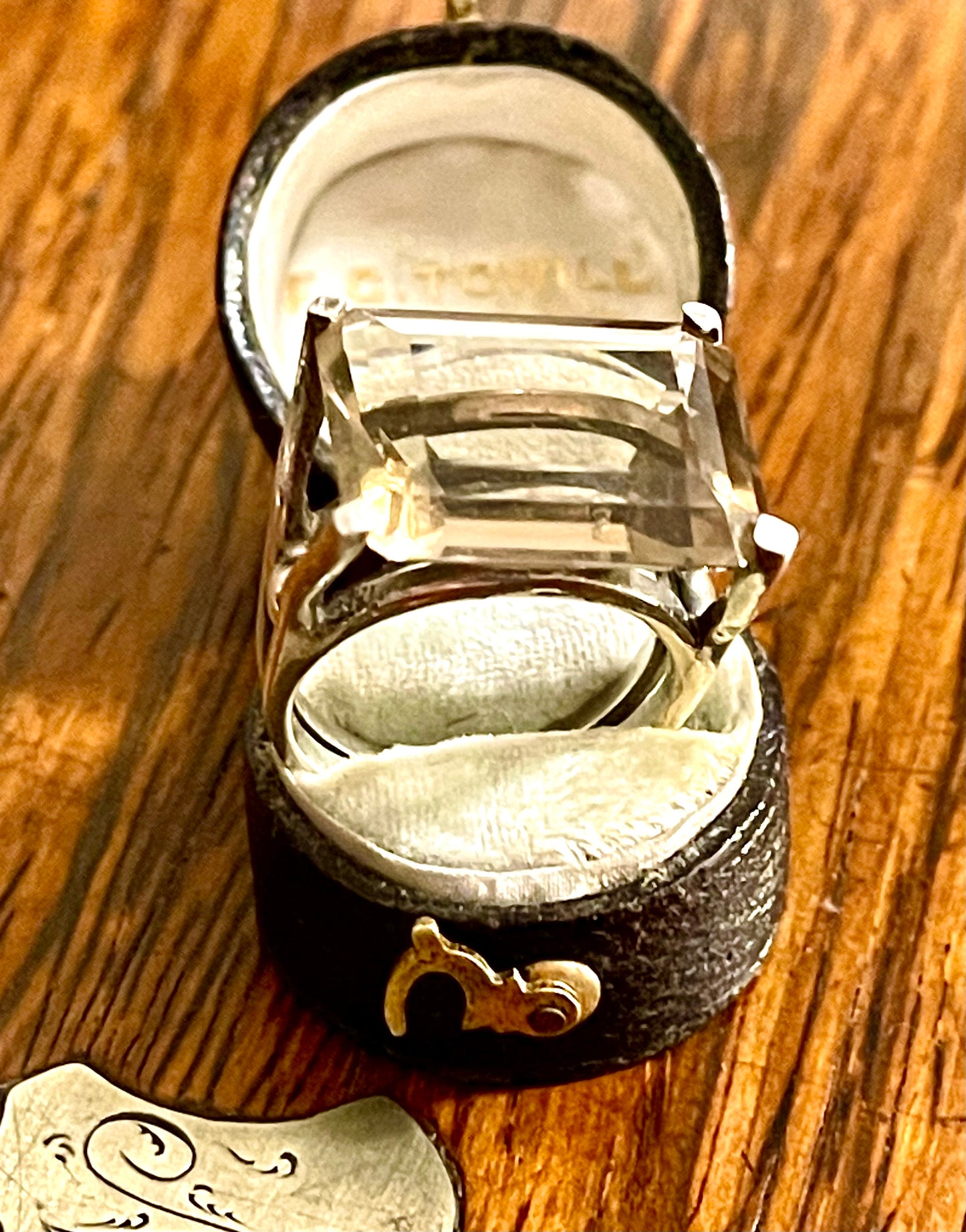 Quartz and White Gold Ring