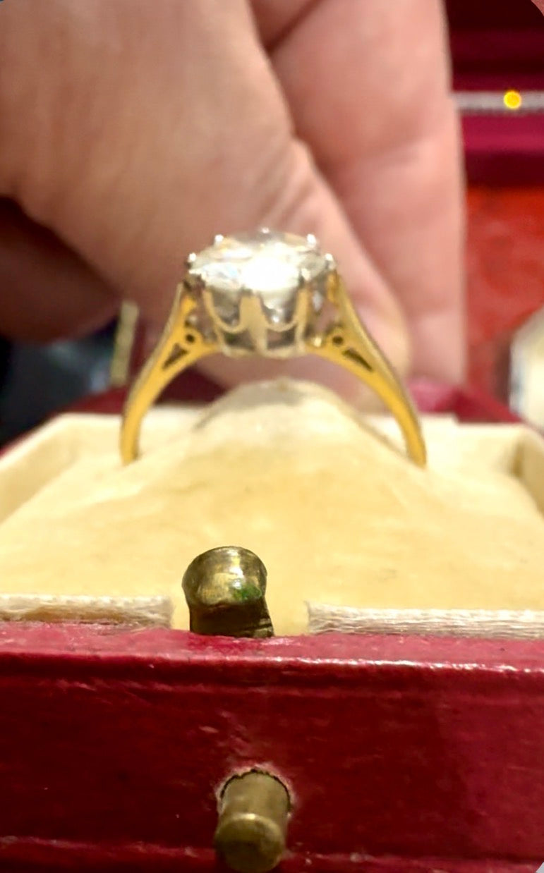 Solitaire Diamond Ring. Diamond 1.8ct. Certificate