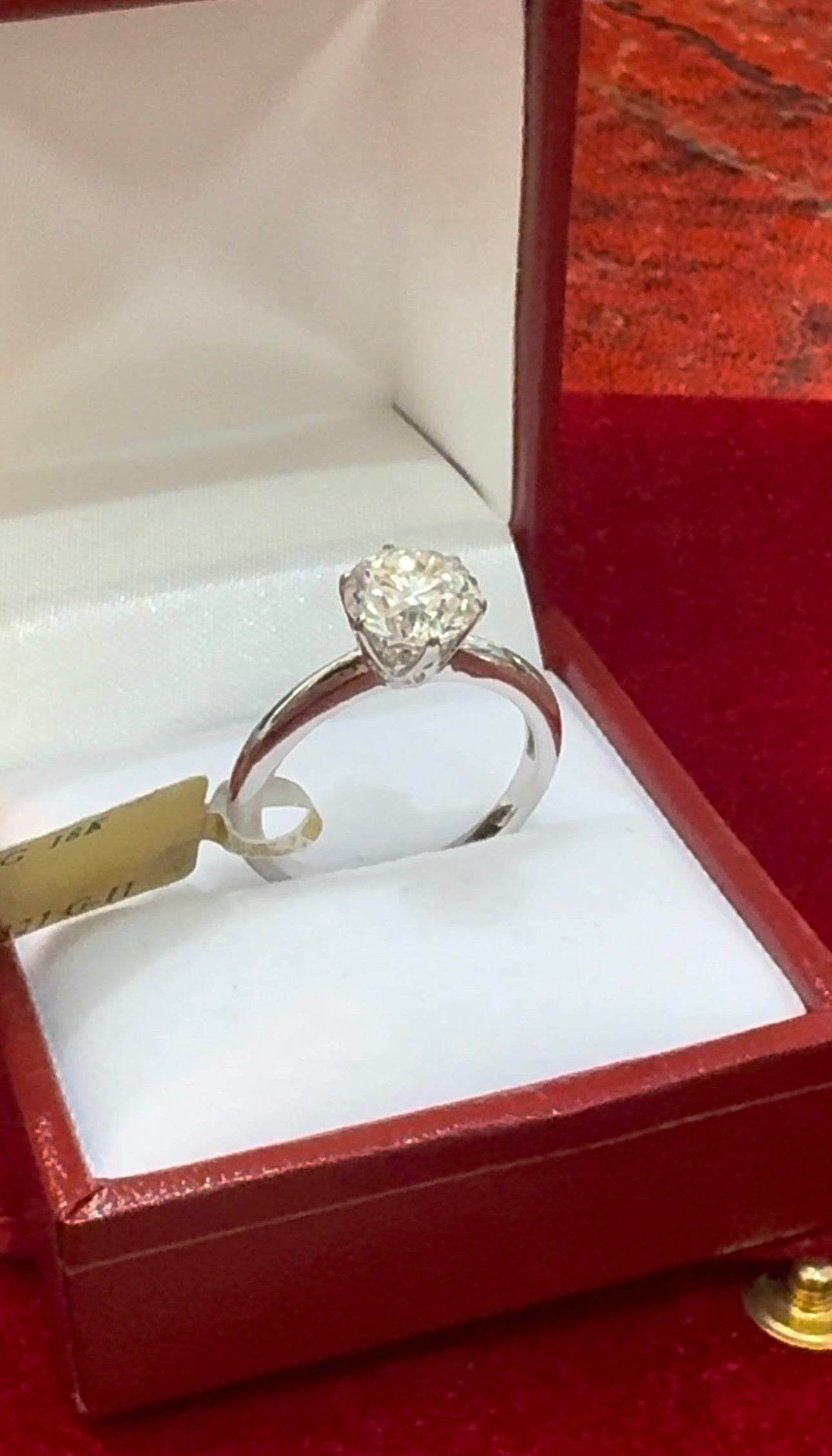 A Luxury Diamond Solitaire 2ct, 18ct White Gold