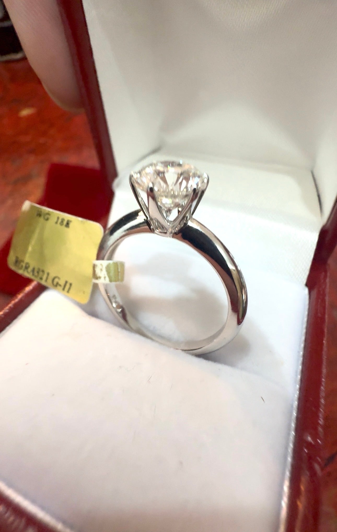A Luxury Diamond Solitaire 2ct, 18ct White Gold