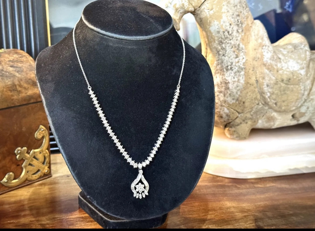 Diamond Necklace set with 8.07ct of diamonds. Full Certificate and Provenance