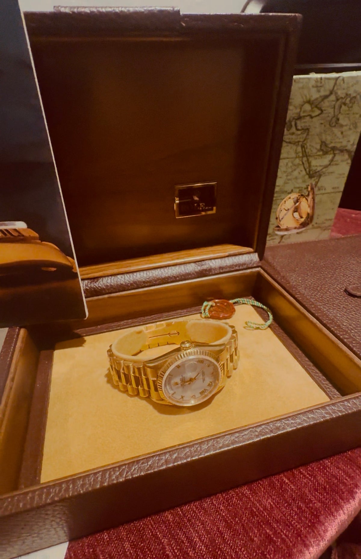 Rolex Day Date 18K Full Box and Papers