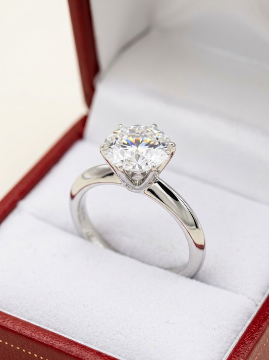 A Luxury Diamond Solitaire 2ct, 18ct White Gold Colour G /Clarity SI.