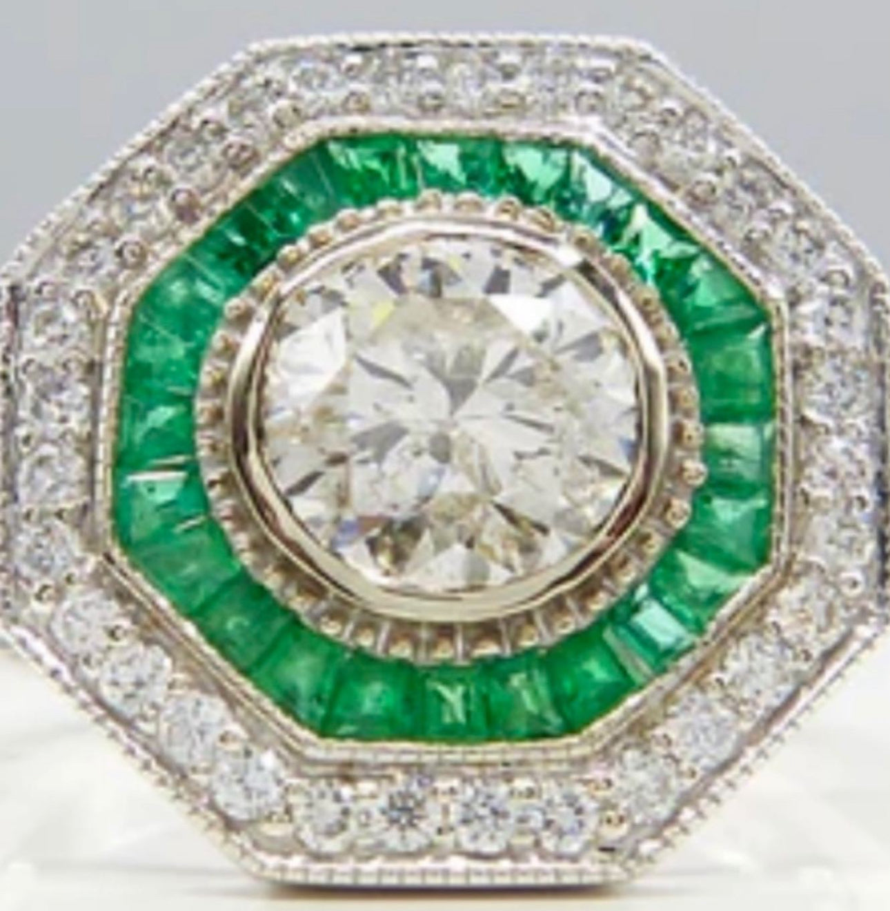 Emerald and Diamond Art Deco Target 18k White Gold Ring