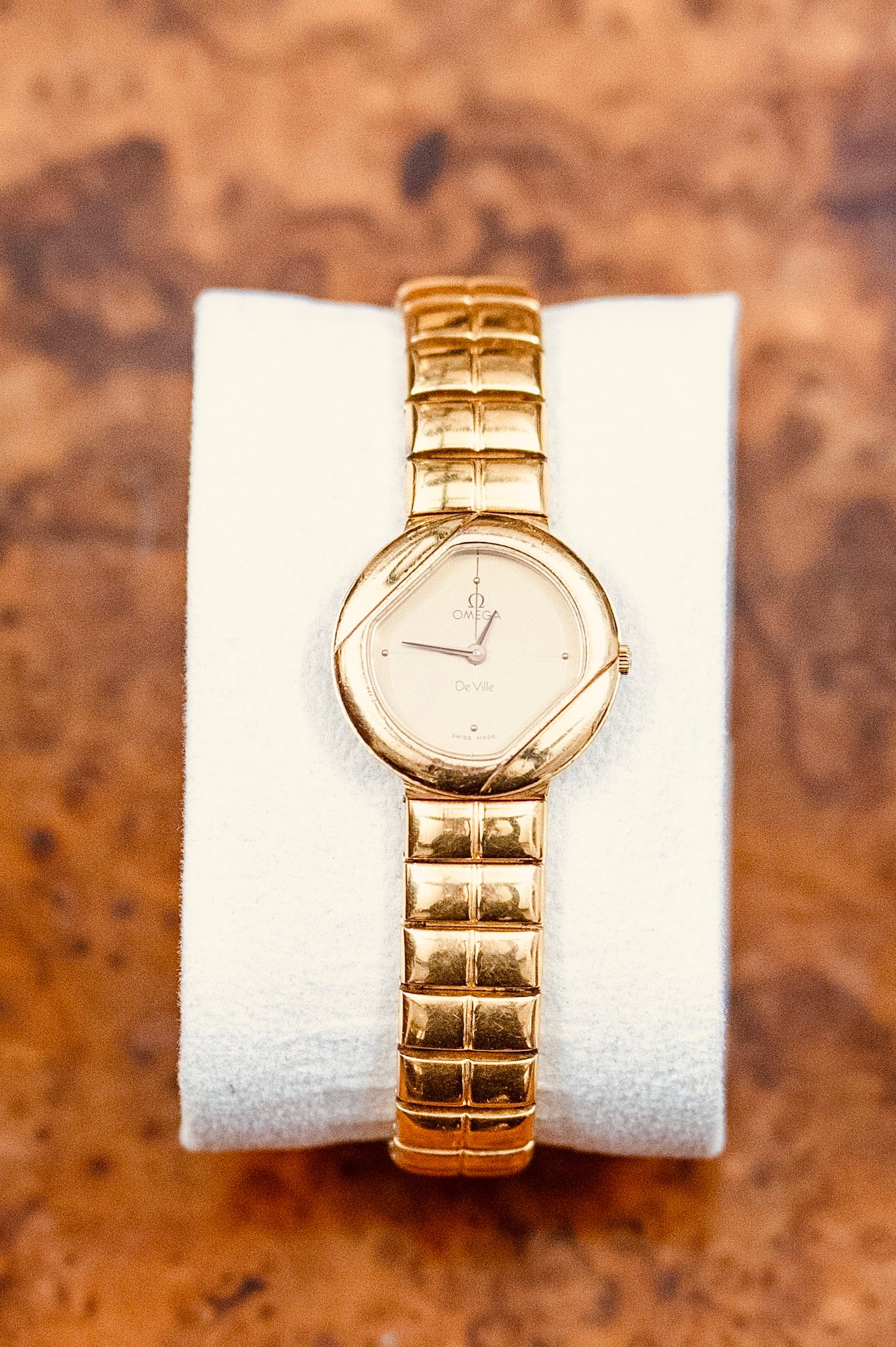 Ladies Omega 9ct Gold