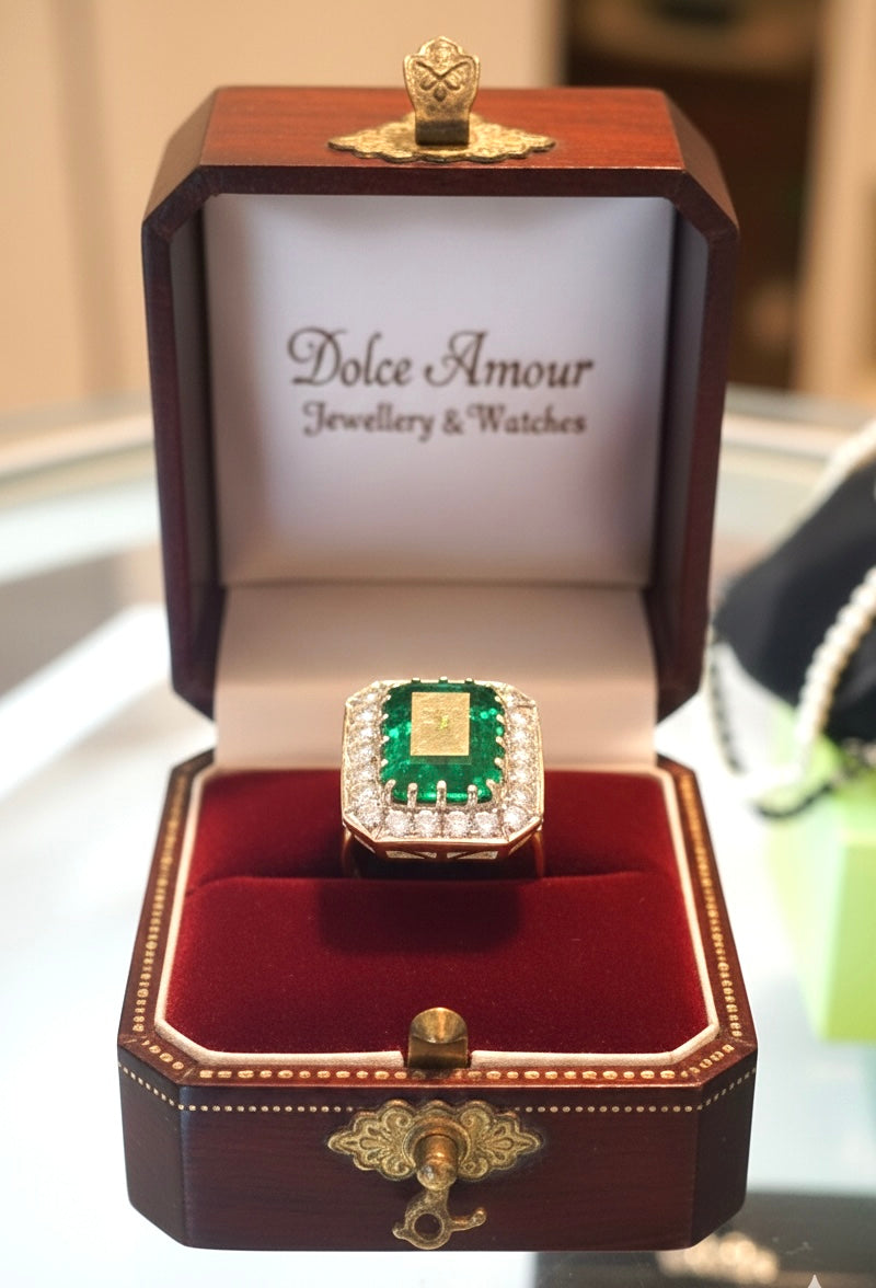 Emerald 7.5ct and Diamond 2ct Ring, 18k White Gold