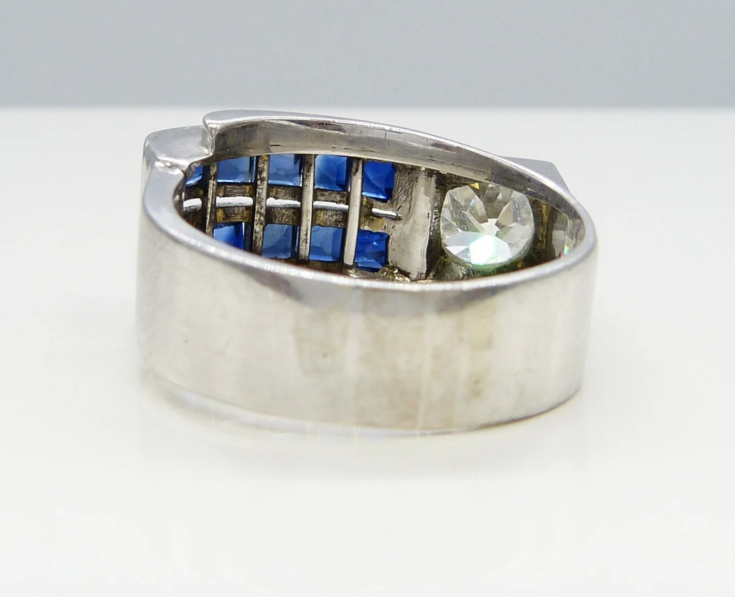 DIAMOND AND SAPPHIRE 1960 18k WHITE GOLD RING