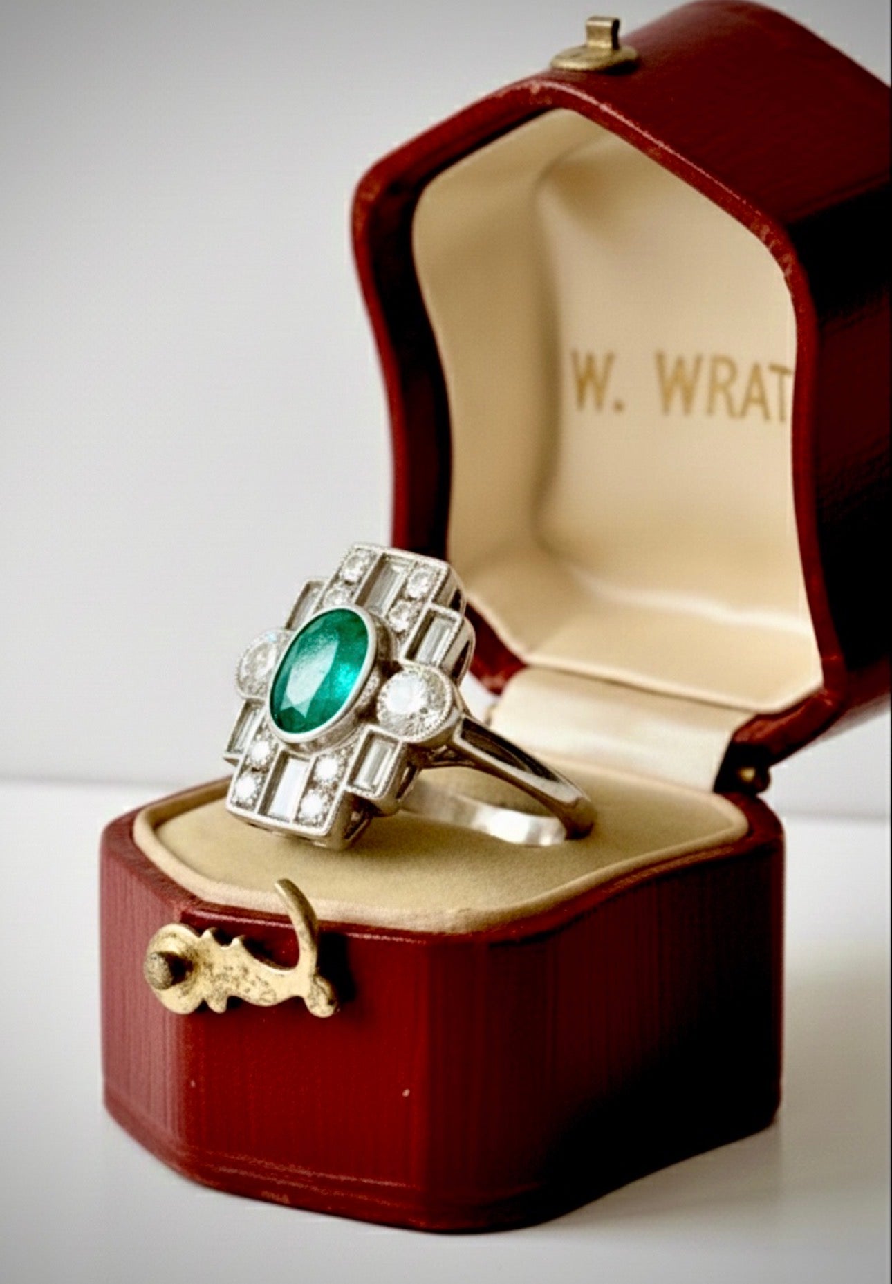 Emerald and Diamond Ring 18k White Gold
