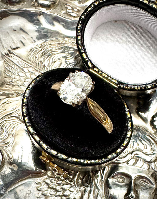 Oval Diamond 18ct Yellow Gold