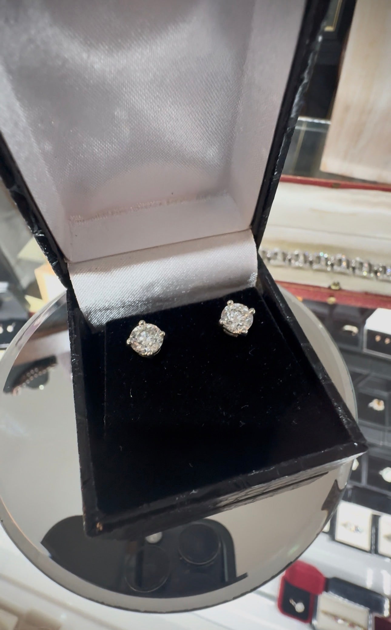 Diamond Stud Earrings, 2.0 carats natural diamonds 18ct White Gold
