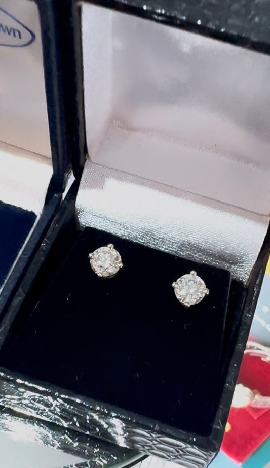 Diamond Stud Earrings, 2.0 carats natural diamonds 18ct White Gold