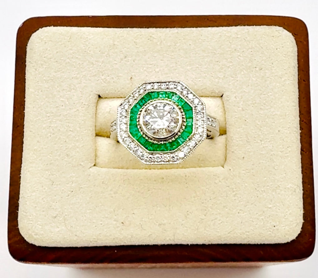 Emerald and Diamond Art Deco Target 18k White Gold Ring