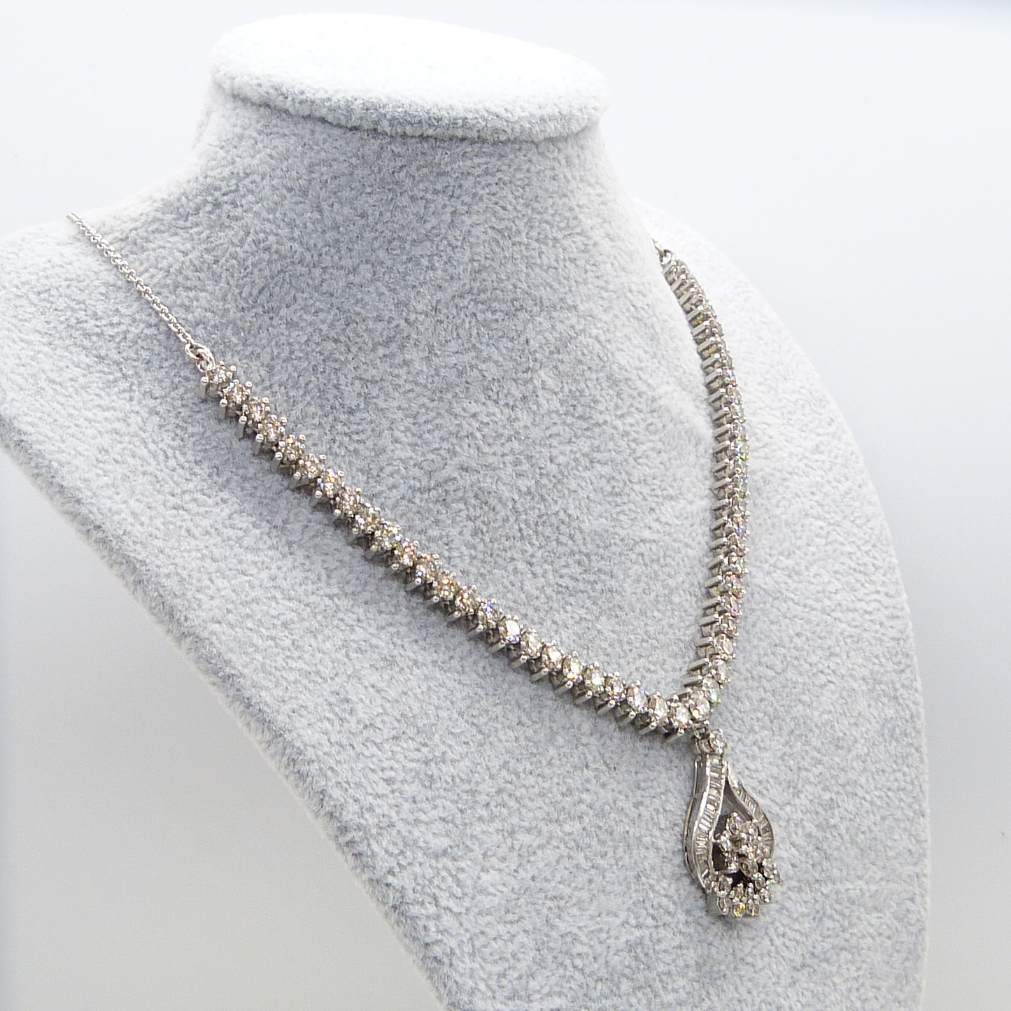 Diamond Necklace set with 8.07ct of diamonds. Full Certificate and Provenance