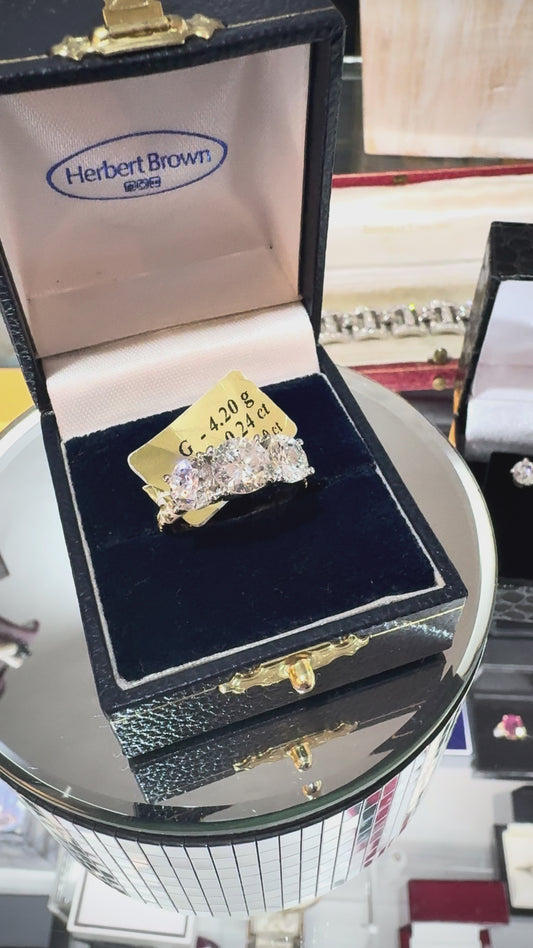 Diamond Trilogy Ring 18ct (3.20 Carats)